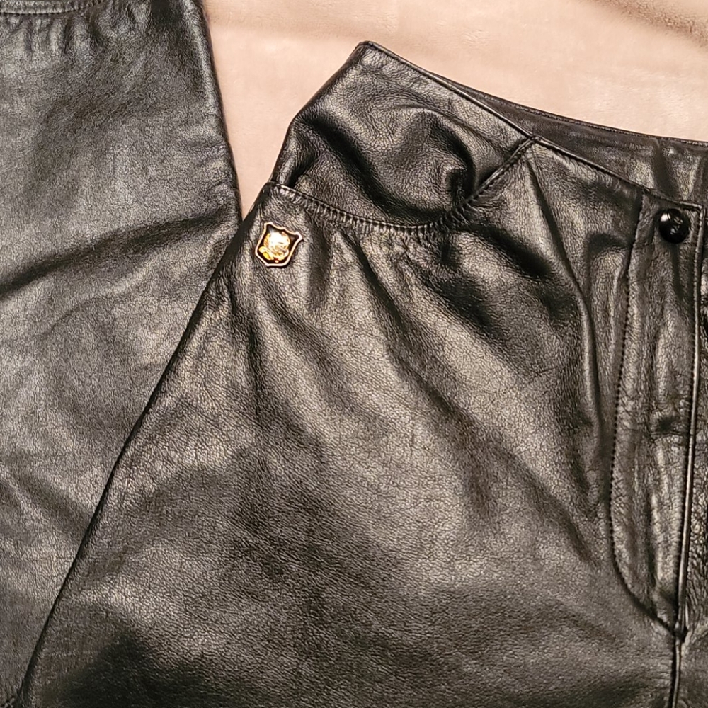 Black leather size 4 Harley Davidson pants